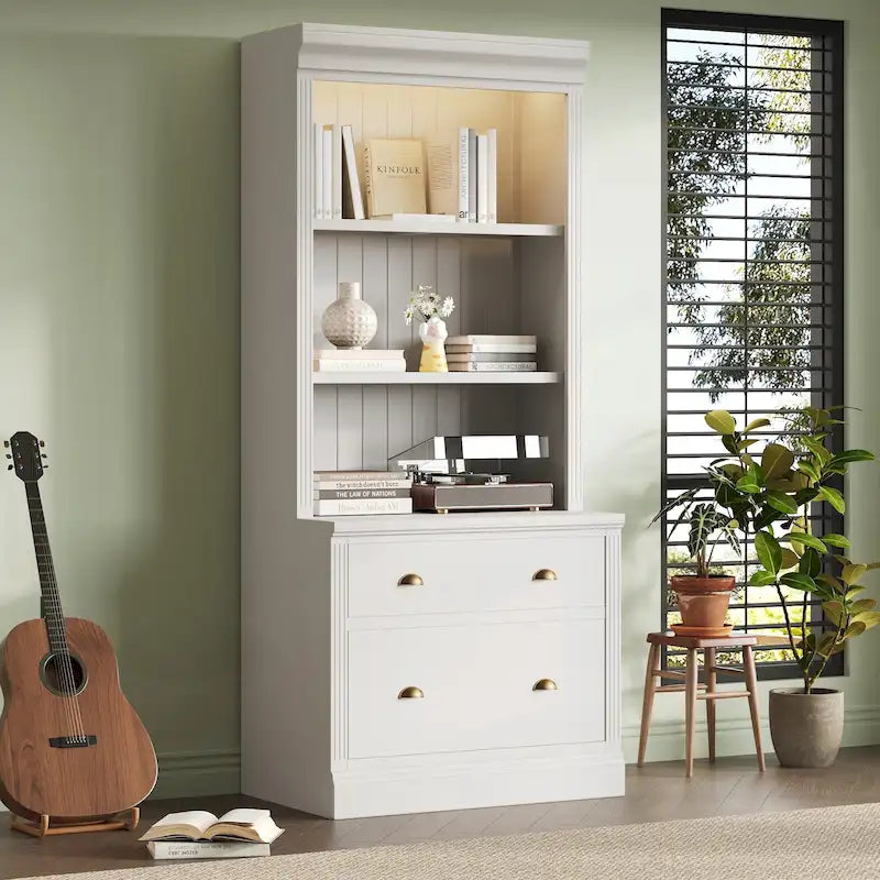 Bibliothèque haute polyvalente avec éclairage LED et multiples options de rangement pour la maison