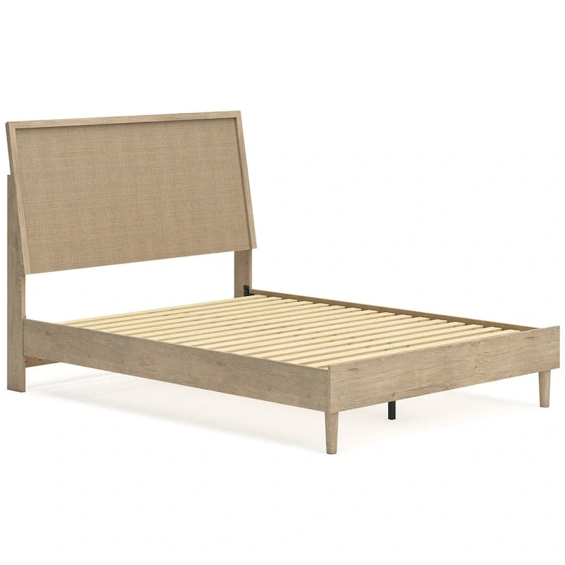 Tête de lit Cielden à panneaux bruns avec 2 tables de chevet, une création Signature Design by Ashley