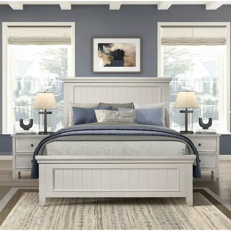 Classic White Finish 3pc Bedroom Set Bed and Two Nightstands